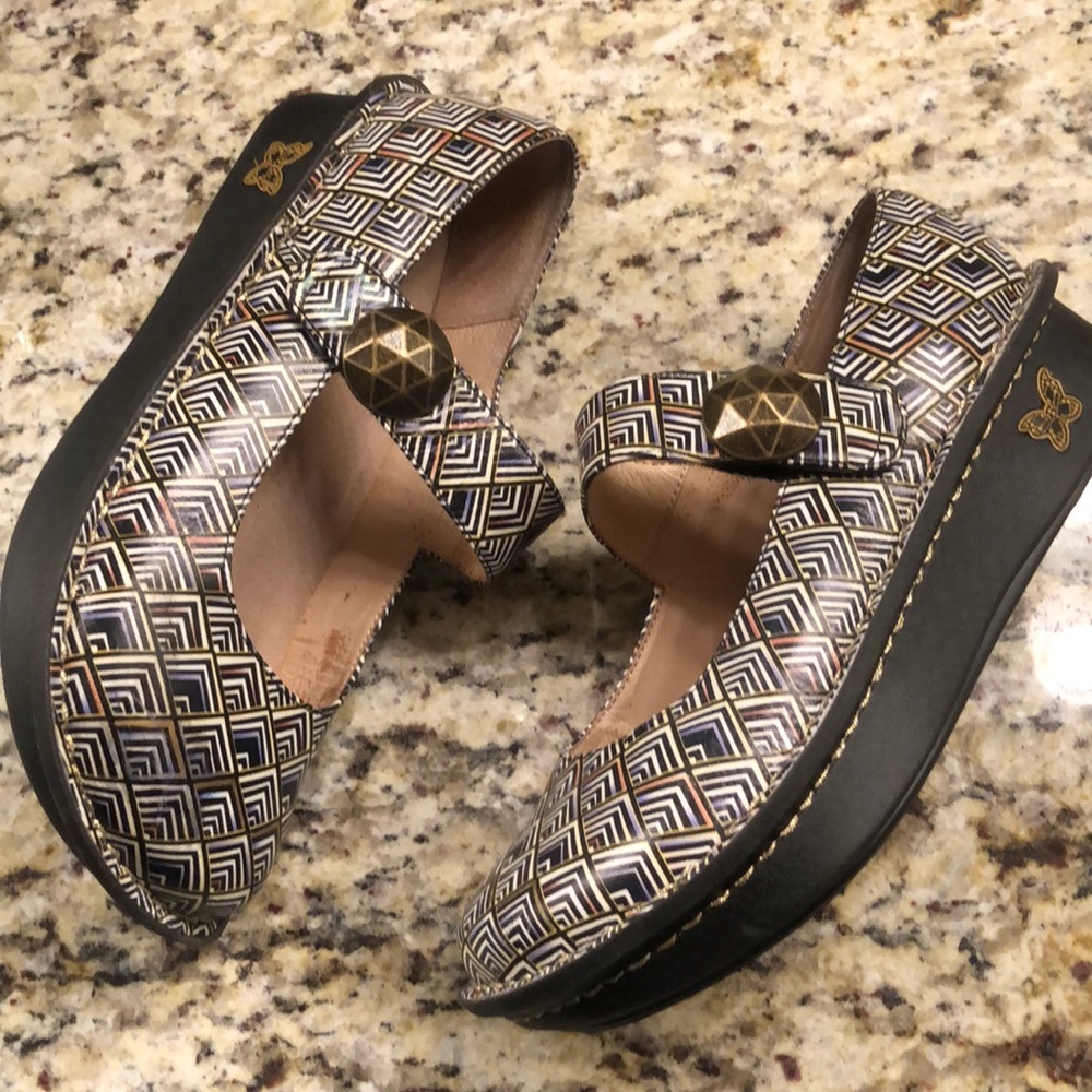 Alegria Paloma Geometric print shoes